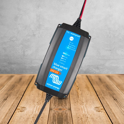 [BPC240831104R] Victron Blue Smart IP65 Charger 24/8(1) 120V NEMA 1-15P Retail